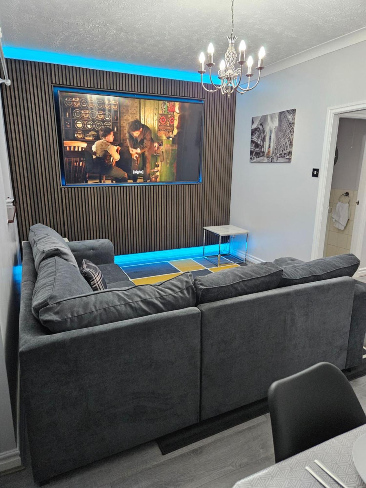 Lister Park Bradford 2Bed Detached Cottage House Parking Cinema Screen Games Room Bagian luar foto
