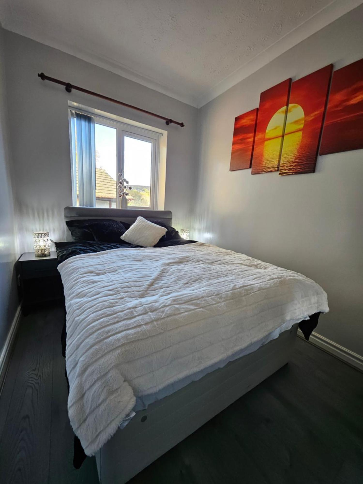 Lister Park Bradford 2Bed Detached Cottage House Parking Cinema Screen Games Room Bagian luar foto