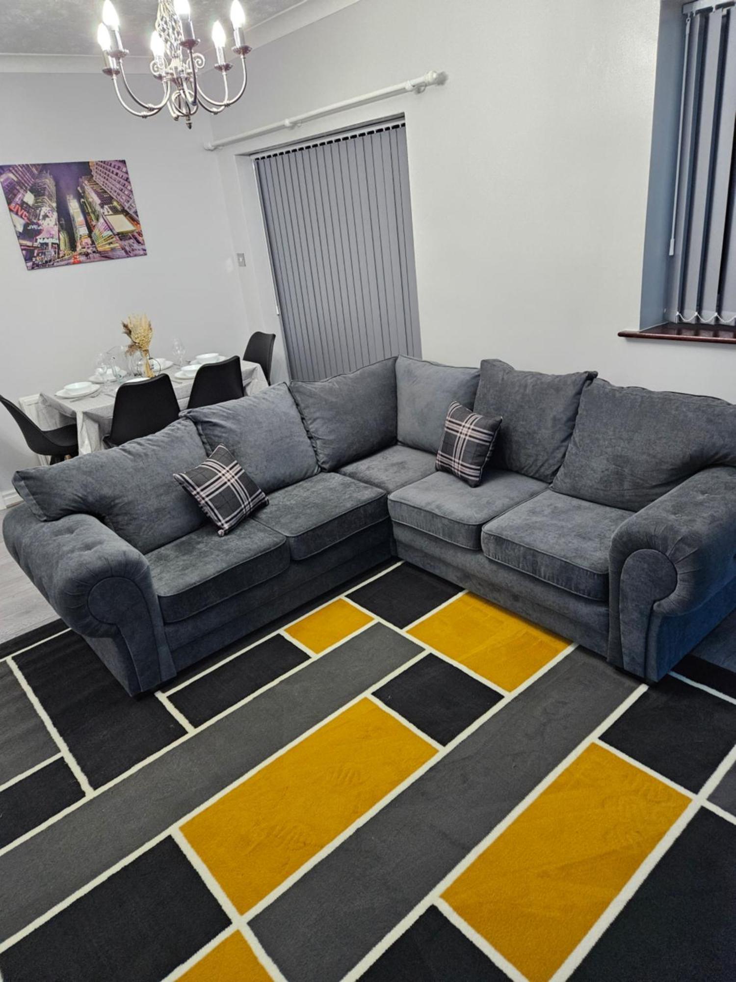 Lister Park Bradford 2Bed Detached Cottage House Parking Cinema Screen Games Room Bagian luar foto