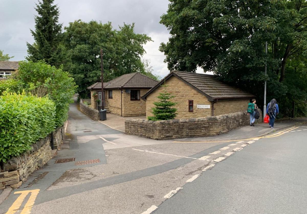 Lister Park Bradford 2Bed Detached Cottage House Parking Cinema Screen Games Room Bagian luar foto