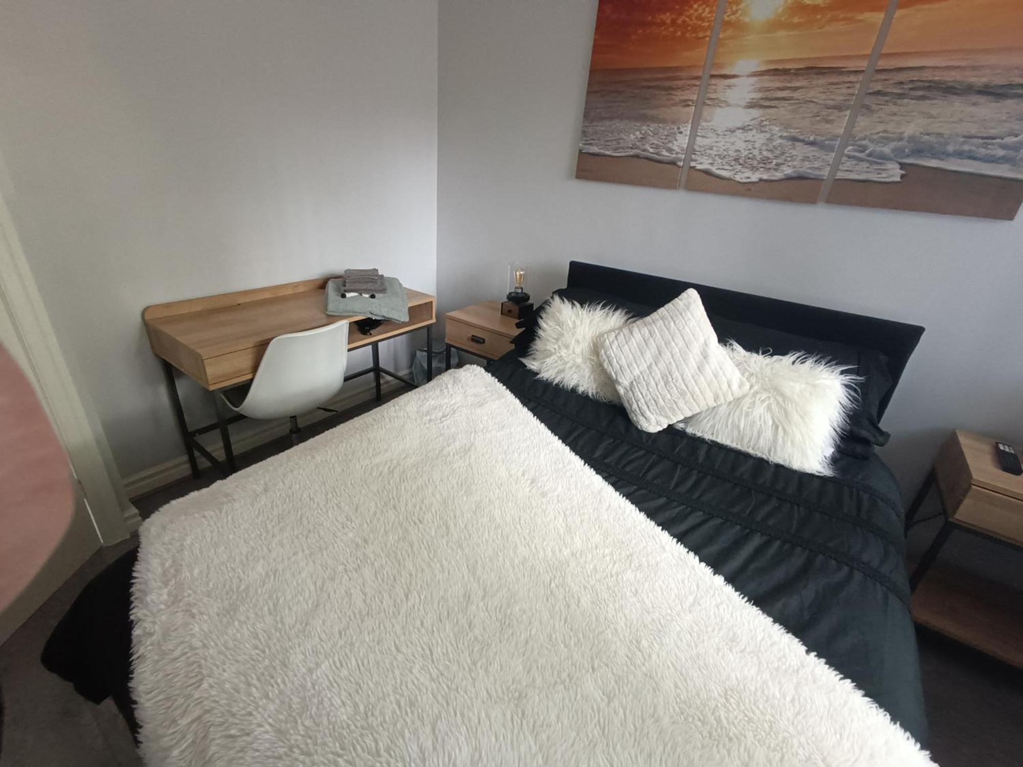 Lister Park Bradford 2Bed Detached Cottage House Parking Cinema Screen Games Room Bagian luar foto