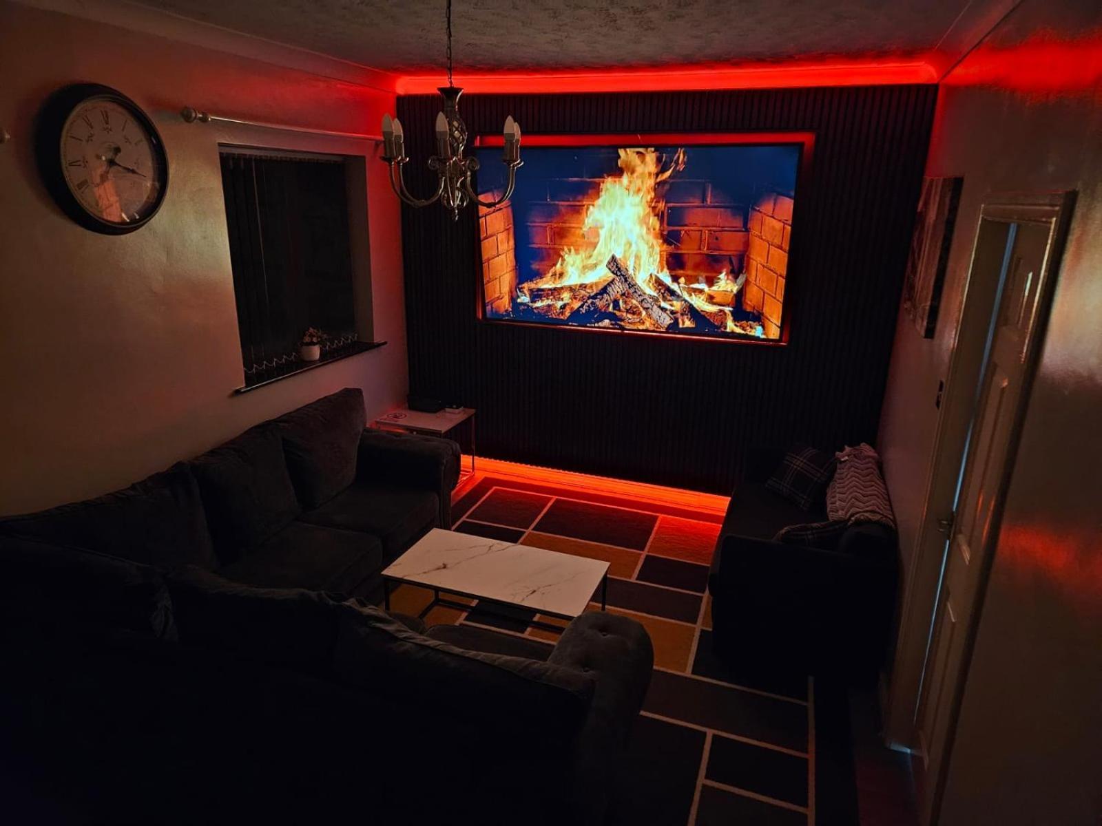 Lister Park Bradford 2Bed Detached Cottage House Parking Cinema Screen Games Room Bagian luar foto